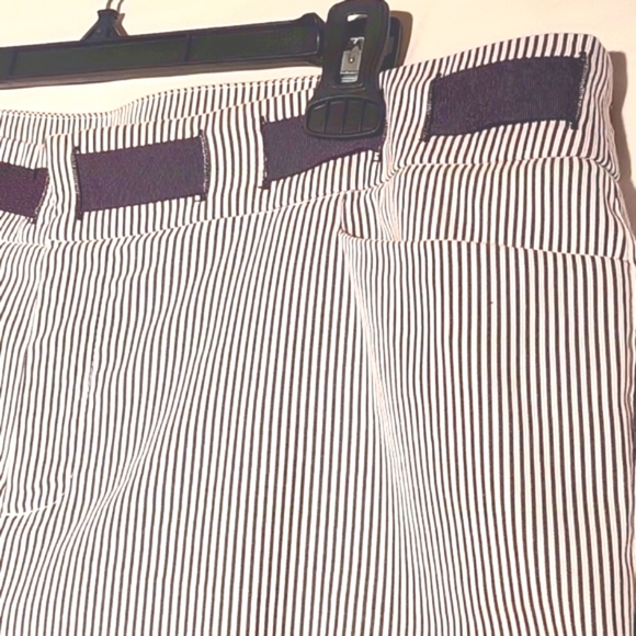 INC International Concepts Womans Black & White Striped Capri Pants, Size: 14 - Picture 2 of 7